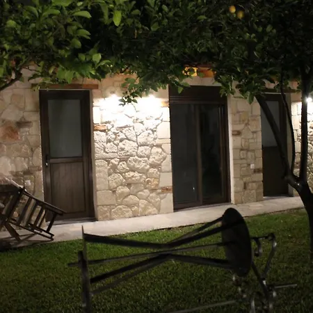 Citrus Garden * Νέα Σκιώνη